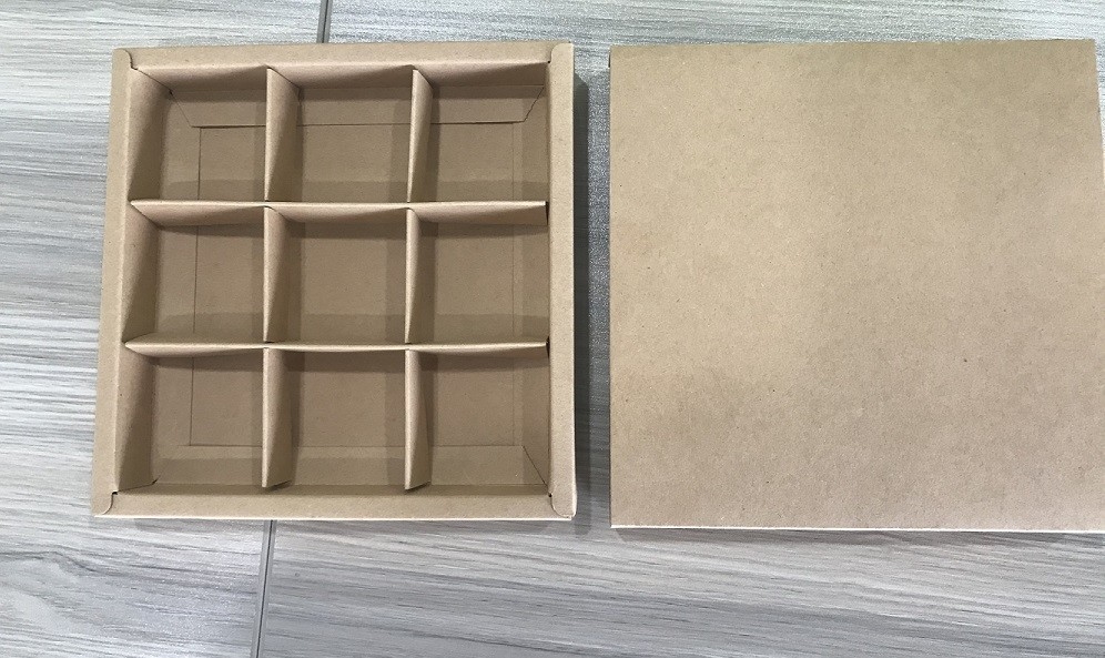 Eco Friendly OEM Chocolate Packaging Box Brown Kraft Cardboard With Inside Dividers