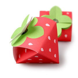 Strawberry Shaped Paper Candy Box Packaging Custom Design Printing Logo